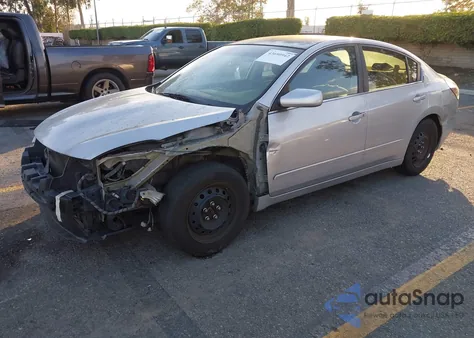 2010 Nissan Altima 2.5 S z USA, uszkodzony, nr VIN 1N4AL2AP8AN531685